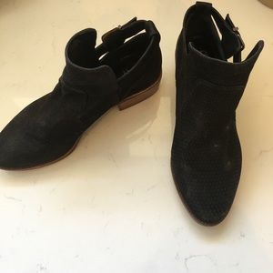 Gianni Bini Booties